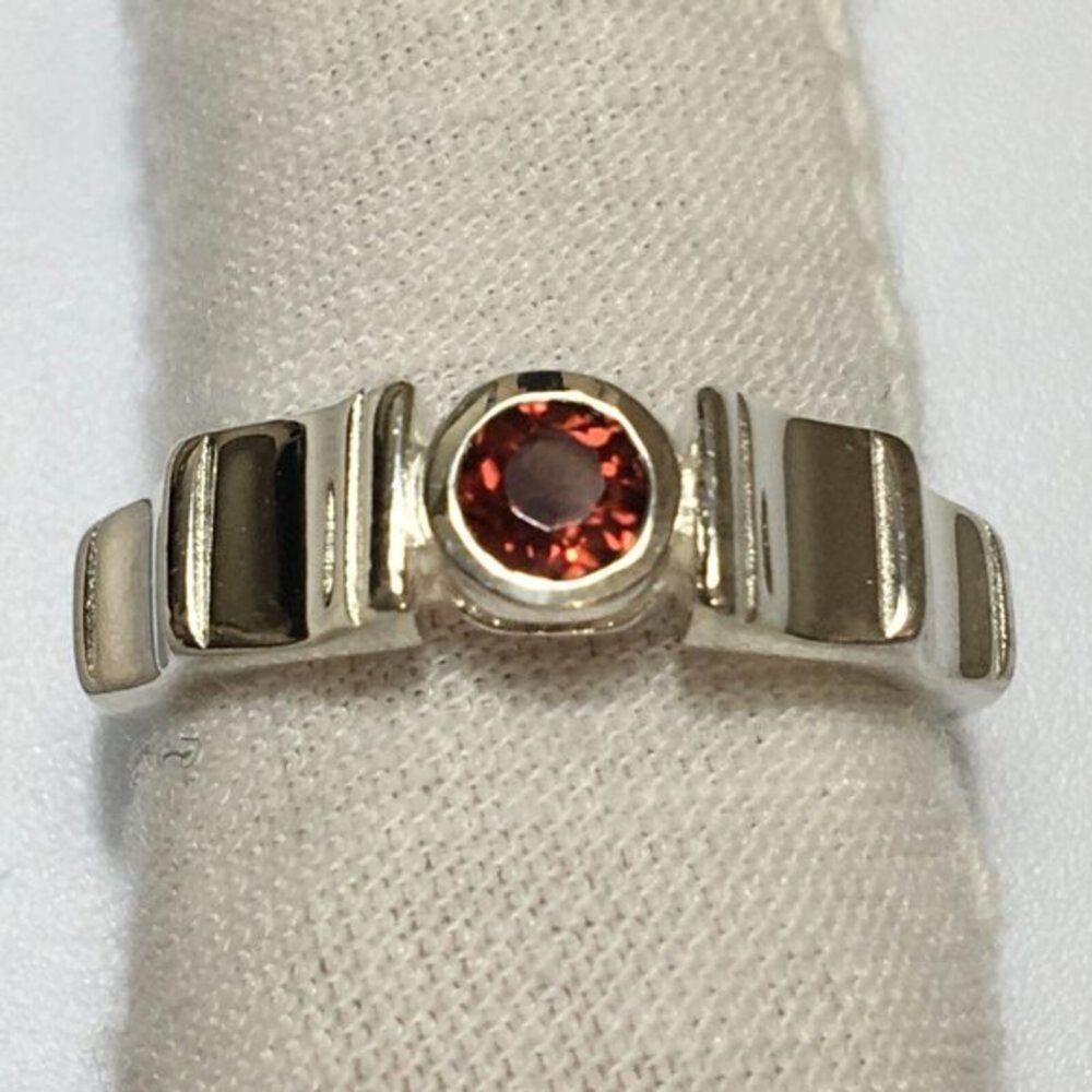 Garnet Ring Size 8.25 Sterling Silver 925 Scalloped Band Red January Birthstone